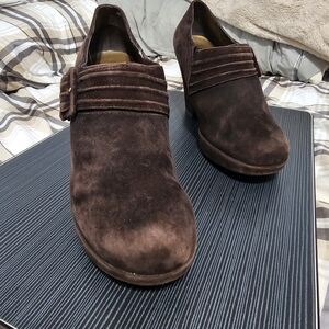 ME TOO Brown Leather "SUZZIE" Ankle Boots W/Cuban Heel, Womens Size 7m